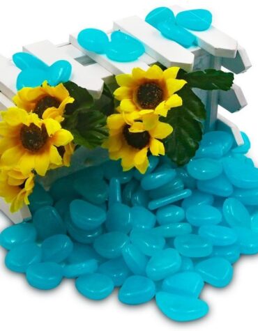 Solar Powered Glow in the Dark Garden Pebbles Garden Décor_9