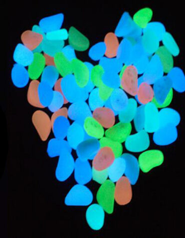 Solar Powered Glow in the Dark Garden Pebbles Garden Décor_8